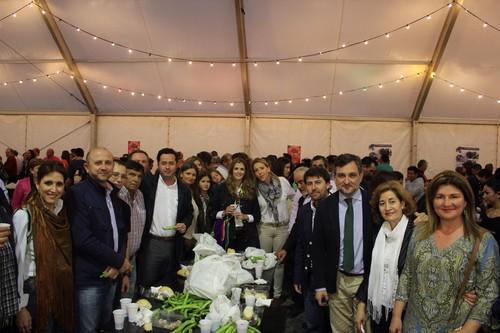 Más de 2.000 personas disfrutan de la tradicional actividad de las habas con tocino