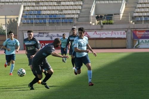 El CD El Ejido 2012 jugará en Linares este domingo con las bajas de Rubén Guti y Moro