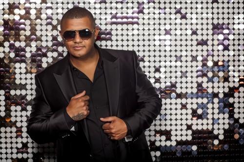 Ya está todo preparado para el concierto que ofrecerá mañana Henry Méndez en la Carpa Municipal