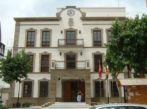 El Ayuntamiento de Adra saca a concurso la adjudicación de un espacio público del Apeadero de Autobuses para la venta de prensa, golosinas y servicio de consigna