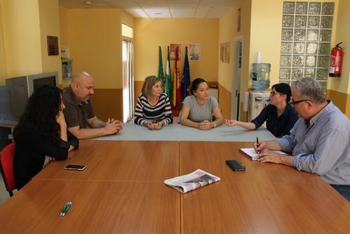 Tomás Elorrieta se reúne con la plataforma de padres del CEIP Almerimar