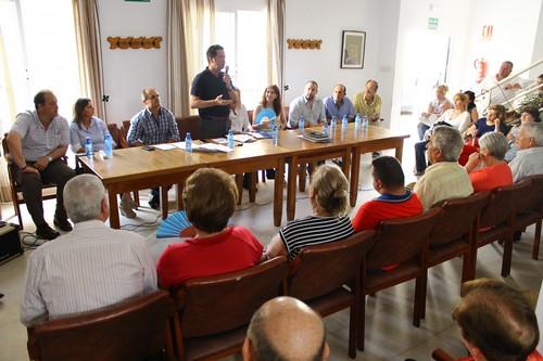 Francisco Góngora visita los centros de mayores de Balerma y Santa María del Águila