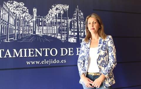La concejala de Salud y Transformación Social del Ayuntamiento de El Ejido, María José Martín, hace balance del área