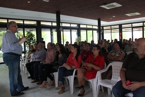 Tomás Elorrieta acerca sus propuestas a los mayores de Santa María del Águila y Venta Carmona