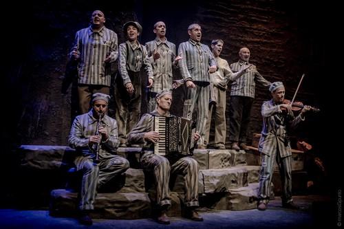 Fin de semana intenso de teatro en El Ejido con ‘La Morera’, ‘El triángulo azul’ y con espectáculos en el Parque Municipal