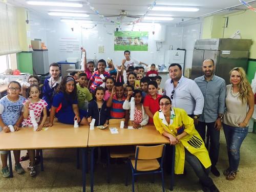 Numerosos escolares participan en el talle de reciclaje organizado en el CEIP San Agustín
