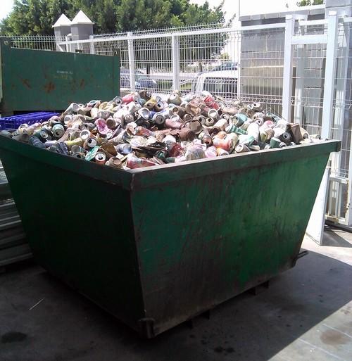 El Ejido retira 179.326 kilos de desechos de diversos materiales de las cunetas de 407 kilómetros de caminos rurales