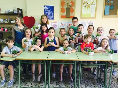 El Centro Asociativo Municipal acogió un taller de jardinería infantil