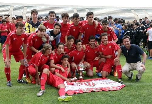 El Trofeo Internacional R1 Cup de Fútbol Base cierra con éxito de participación su tercera edición