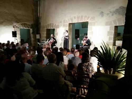 El fado más emotivo cautivó al público en el Castillo de Guardias Viejas