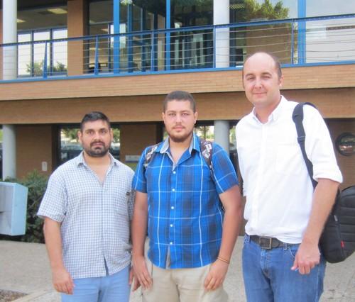 IU toma nota de las reclamaciones y propuestas de los usuarios del autobús de Roquetas a la universidad