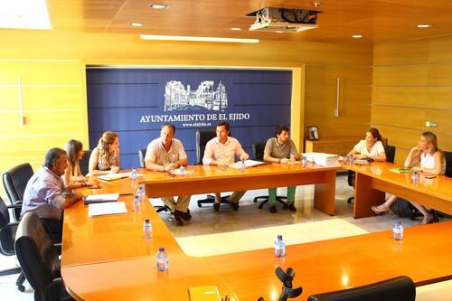 Rivera “lamenta” que el Consistorio tenga aún que seguir afrontando el desembolso económico por obras impagadas del Gobierno anterior