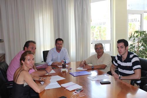 El alcalde de El Ejido inicia una ronda de contactos con los grupos con representación en el Parlamento con el fin de buscar ‘alianzas’ en torno a proyectos de competencia regional