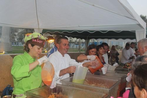 Cerca de 500 kilos de frutas y hortalizas darán sabor a los ‘1001 Gazpachos’ este sábado en Almerimar