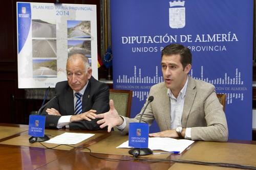 Diputación destina más de 113.000 euros a la modernización del alumbrado del polígino industrial 'La Tomillería' en Berja