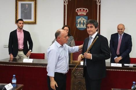 Manuel Cortés pide a la Junta que abone más de 300.000 euros al Ayuntamiento de planes de empleo