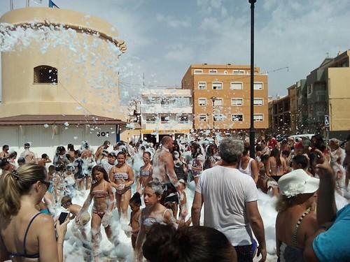 Más de 200 niños disfrutan de la Fiesta de la Espuma en Balerma