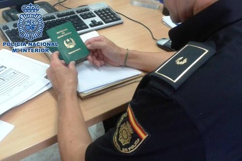 49 detenidos e imputados en Almería  por vender permisos de residencia fraudulentos a cambio de 4.000 euros