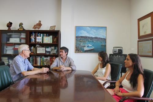 El alcalde de Adra y el presidente de la Casa de Almería avanzan para la difusión y reconocimiento del artista abderitano Ángel Ortiz de Villajos