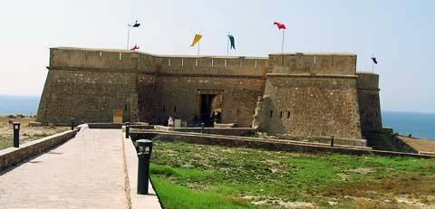 La explanada del Castillo de Guardias Viejas acogerá este fin de semana una exhibición y exposición de Quads y Automóviles