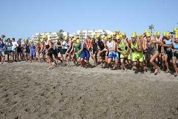 Pablo Salmerón y Virginia Vilches ganan el IV Triatlón del Sol de Roquetas de Mar