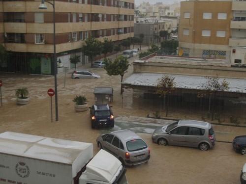 Activado desde primera hora el Plan de Actuación de Emergencia con todos los servicios municipales trabajando para restablecer la normalidad