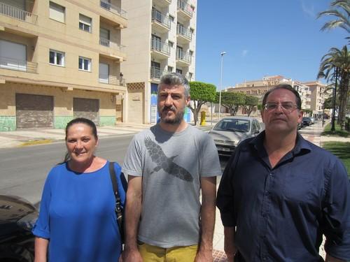 IU lamenta que Eloísa Cabrera eche balones fuera con el transporte público de Roquetas