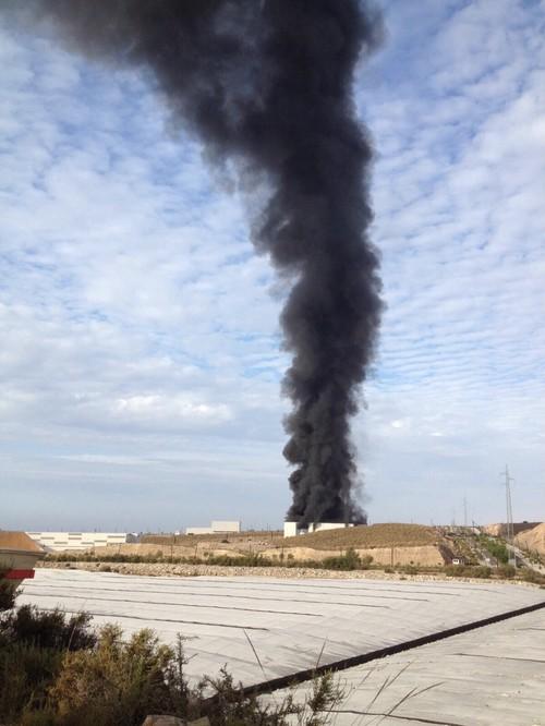 Un muerto y dos heridos en un incendio en el PITA
