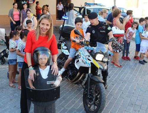 La actividad 'Policía por una día' reúne a más de un centenar de niño