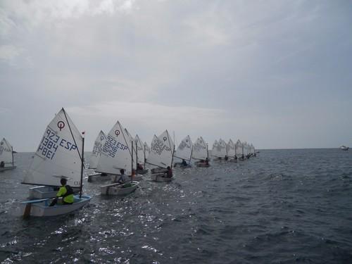 Almerimar se convirtió en la sede del arranque del Campeonato Provincial de Optimist y Laser 4.7