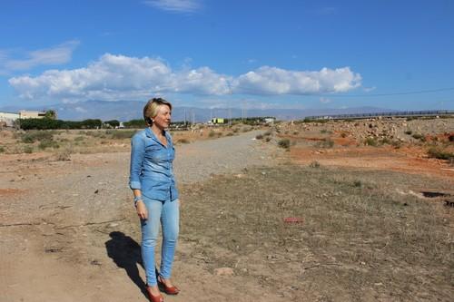 Comienzan las obras de adecuación de los accesos al futuro retén de bomberos de Roquetas