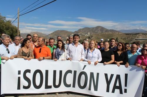 Cerca de 700 personas piden una actuación urgente en el río Adra