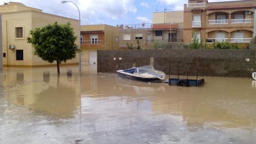 La AEMET decreta el aviso amarillo por fuertes lluvias en el Poniente y la capital