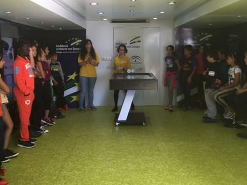 La ruta escolar 'Andalucía se mueve con Europa' deja huella entre los escolares de Vícar