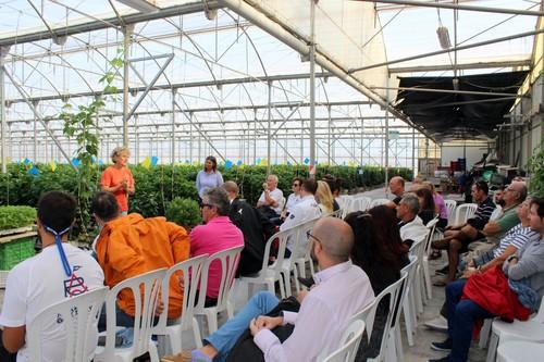 Los participantes de la 'Atlantic Gate Rally' conocen la alta tecnificación e innovación del sistema productivo del municipio