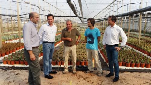 El alcalde de El Ejido visita las instalaciones de ‘Cactus Serrano’, el mayor productor nacional y el quinto europeo de cactáceas y suculentas