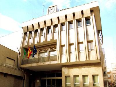 La oposición en el Ayuntamiento de Roquetas tacha de “desleal” el adelanto a este jueves del pleno para aprobar los Presupuestos