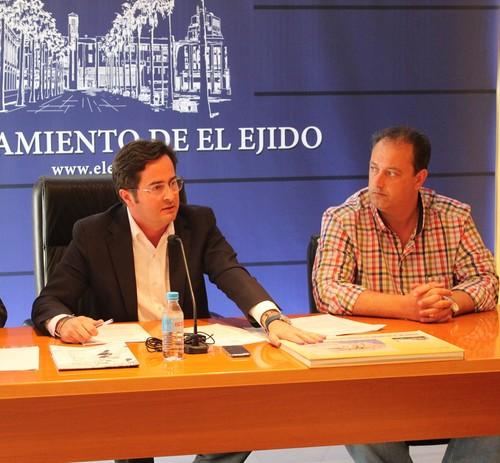 La continuidad en el control del gasto, la bajada de impuestos y el aumento del canon de la limpieza marcan los presupuestos para 2016