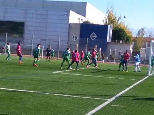 Victoria trabajada para un CD El Ejido que mantiene la segunda plaza