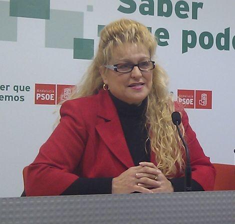 Adela Segura critica que el PP de Almería “pase sin rubor de los abrazos a dar la espalda” a los vecinos de Las Norias