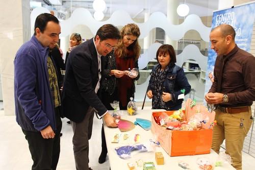 El Patio de Luces del Ayuntamiento de El Ejido acoge una exposición del tejido asociativo social para poner en valor el potencial de las personas con discapacidad