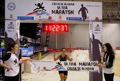Paqui Villegas vence en la I Ultra Maratón Costa de Almería tras más de 11 horas de carrera