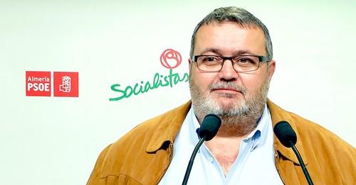 El PSOE de Roquetas cree que Amat “debería ir pensando en marcharse” ante las nuevas sospechas sobre sus negocios