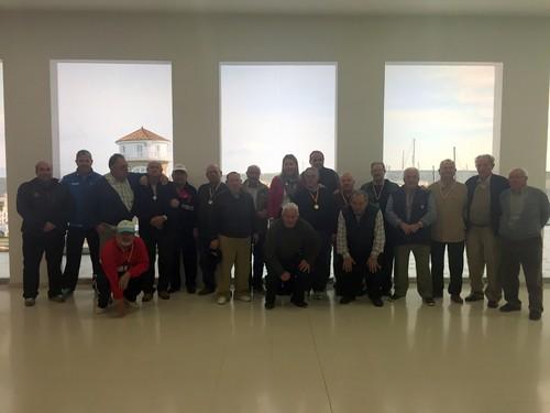 María José Martín entrega las medallas a los finalistas del Trofeo de Petanca de Almerimar