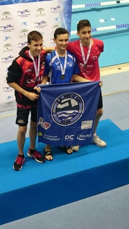 Manuel Martos, campeón de Andalucía y Mejor Marca Territorial de 15 años en las pruebas de 100 y 200 espalda