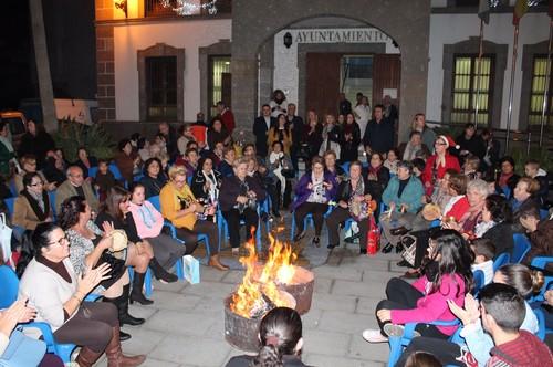 La plaza Puerta del Mar de Adra, escenario de una 'Zambombada navideña'
