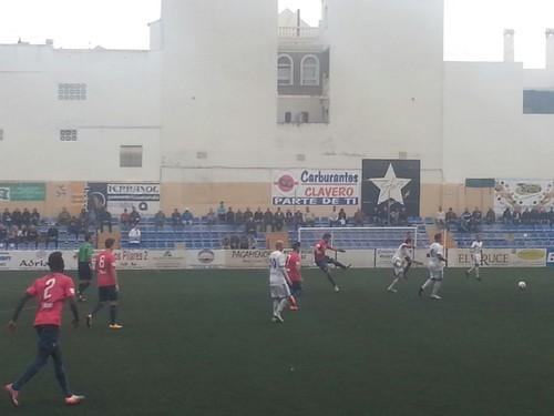 El CD El Ejido suma un punto ante el Vélez en un partido de 'quiero y no puedo'