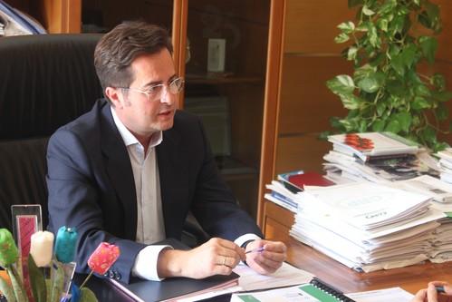 El Ejido aprovecha FITUR para promocionarse como destino saludable y reconocer la contribución que Víctor Fernández y Juan Parrón han realizado en materia turística