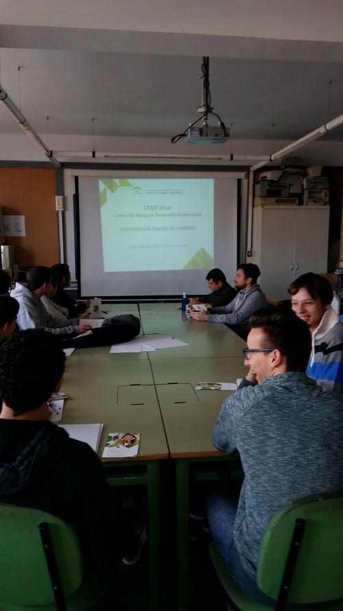 La Junta de Andalucía fomenta la actitud emprendedora entre los alumnos del IES La Puebla de Vícar