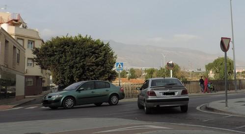 Un espejo ya da visibilidad al cruce de la calle Chafarinas y Paseo Santa María del Águila